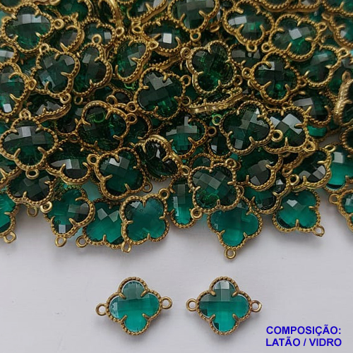 ACESSÓRIO NO BRUTO PRONTO PARA O BANHO - PINGENTE TIPO VAN CLEEF VERDE COM DUAS ARGOLINHAS - COMPOSIÇÃO: LATÃO / VIDRO - TAMANHO 10MM - (VENDIDO POR UNIDADE) PESO TOTAL 0,7GR - BRU0002604