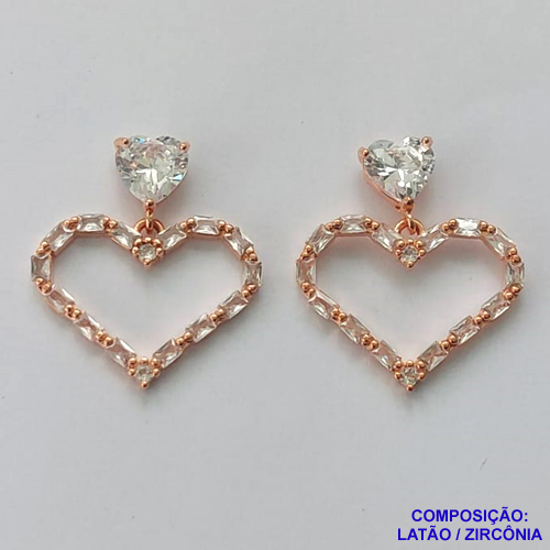 BRINCO NO BRUTO PRONTO PARA O BANHO(CX55)- BRINCO DE PINO CORAÇÃO VAZADO CRAVEJADO EM MICROS ZIRCÔNIAS 21X25MM - COMPOSIÇÃO: LATÃO / ZIRCÔNIA - PESO TOTAL 5,6GR - BRU13370