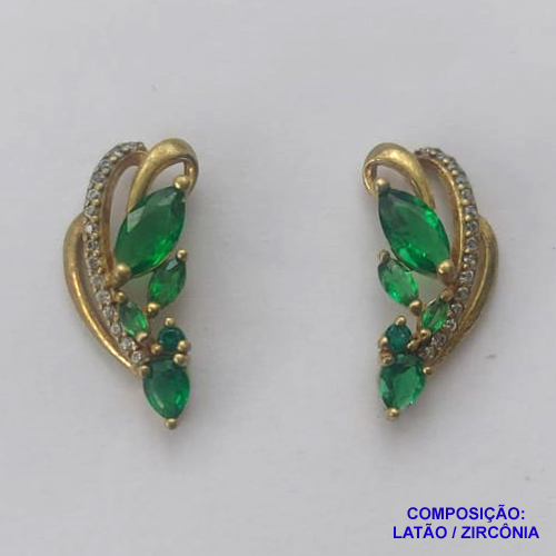 BRINCO NO BRUTO PRONTO PARA O BANHO(CX80) - (BX001870 C129) BRINCO COM DETALHES VAZADOS CRAVEJADOS EM MICROS ZIRCÔNIAS CRISTAIS E VERDES 9X18MM - PESO TOTAL 2GR - BRU13399