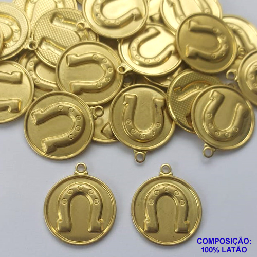 ACESSÓRIO NO BRUTO PRONTO PARA O BANHO(CX77) - (1504) PINGENTE REDONDO FERRADURA 20MM - COMPOSIÇÃO: 100% LATÃO - PESO 1,9GR - BRU0002647
