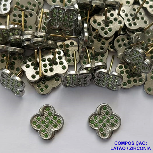 BRINCO NO BRUTO PRONTO PARA O BANHO(CX77) - (MAD) BRINCO DE PINO TIPO VAN CLEEF COM ZIRCÔNIAS VERDES 12MM - COMPOSIÇÃO: LATÃO / ZIRCÔNIA - PESO TOTAL 2,3GR - BRU13479
