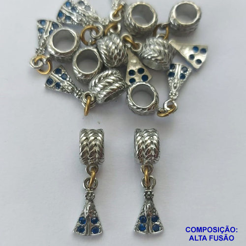 ACESSÓRIO NO BRUTO PRONTO PARA O BANHO(CX80)- (BLQ-027A) NOSSA SRA APARECIDA CRAVEJA EM MICROS ZIRCÔNIAS 6X11MM - BERLOQUE PARA PULSEIRA SIMILAR A PANDORA - COMPOSIÇÃO: ALTA FUSÃO - PESO 1GR - BRU0002757