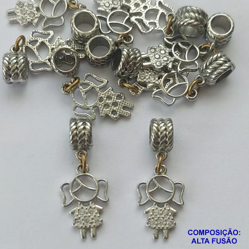 ACESSÓRIO NO BRUTO PRONTO PARA O BANHO (CX80) - (BLQ-082) MENINA CRAVEJADA EM MICROS ZIRCÔNIAS 10X16MM - BERLOQUE PARA PULSEIRA SIMILAR A PANDORA - COMPOSIÇÃO: ALTA FUSÃO - PESO 1,3GR - BRU0002759
