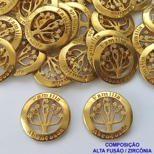 PINGENTE NO BRUTO PRONTO PARA O BANHO(CX86) - PINGENTE ÁRVORE DA VIDA COM FRASE FAMÍLIA ABENÇOADA CRAVEJADA EM MICROS ZIRCÔNIAS 26MM - COMPOSIÇÃO ALTA FUSÃO / ZIRCÔNIA - PESO  4,2GR - BRU13547