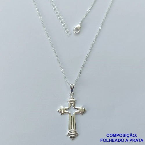 GARGANTILHA FOLHEADO A PRATA COM 50 MILÉSIMOS + VERNIZ DIAMOND - GARGANTILHA CORRENTE CADEADO 45CM COM PINGENTE CRUCIFIXO 19X32MM PRA050