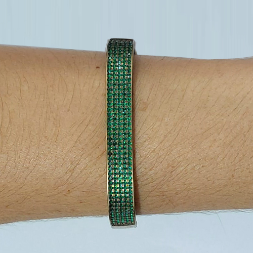 PULSEIRA (BRACELETE) NO BRUTO PRONTO PARA O BANHO(CX88) - BRACELETE CRAVEJADO EM MICROS ZIRCÔNIAS VERDES - TAMANHO: 9X62MM - PESO: 19,8GR - COMPOSIÇÃO: LATÃO / ZIRCÔNIA - BRU13564