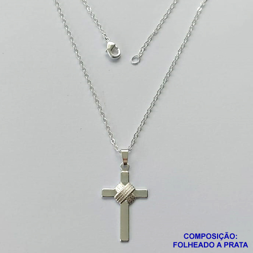 GARGANTILHA FOLHEADA A PRATA COM 50 MILÉSIMOS + VERNIZ DIAMOND - GARGANTILHA COM CORRENTE CADEADO E PINGENTE CRUCIFIXO 15X25MM - TAMANHO: 45CM E FECHO LAGOSTA PRA068