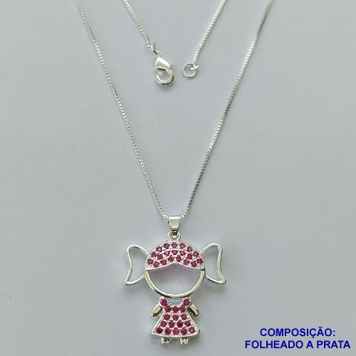 GARGANTILHA FOLHEADA A PRATA COM 50 MILÉSIMOS + VERNIZ DIAMOND - GARGANTILHA CORRENTE VENEZIANA 45CM PINGENTE MENINA COM MICRO ZIRCÔNIAS ROSA 24X26MM E FECHO LAGOSTA PRA077