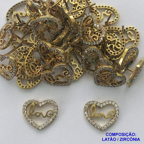 BRINCO NO BRUTO PRONTO PARA BANHO(CX92) - BRINCO DE PINO COM CORAÇÃO VAZADO PALAVRA LOVE CRAVEJADO EM MICROS ZIRCÔNIAS 14MM - PESO: 1,4GR - BRU13616