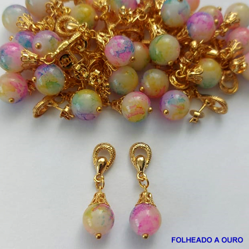 BRINCO FOLHEADO A OURO - BANHADO COM 5 MILÉSIMOS + VERNIZ DIAMOND -  BRINCO DE PINO COM PEDRA GLASS COLORIDAS IMPORTADAS 10MM - OURO236