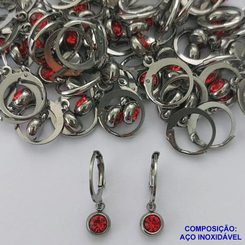 BRINCO EM AÇO INOXIDÁVEL(CX100) - BRINCO ARGOLA DE PRESSÃO COM PINGENTE SOLITÁRIO EM ZIRCÔNIA VERMELHA 6MM - COMPOSIÇÃO: AÇO INOXIDÁVEL - AÇO1596