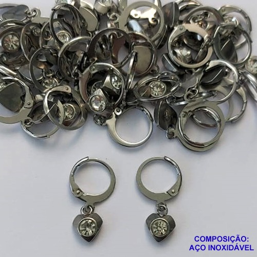 BRINCO EM AÇO INOXIDÁVEL (CX102)- BRINCOS ARGOLAS DE PRESSÃO COM PINGENTE CORAÇÃO COM ZIRCÔNIA 6MM - COMPOSIÇÃO: AÇO INOXIDÁVEL - AÇO1752