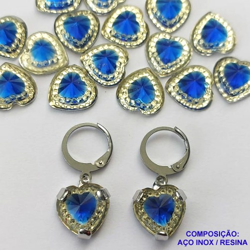 BRINCO EM AÇO INOXIDÁVEL (CX102) BRINCO ARGOLA DE PRESSÃO PINGENTE CORAÇÃO EM RESINA AZUL 10MM - COMPOSIÇÃO: AÇO INOXIDÁVEL - AÇO1763