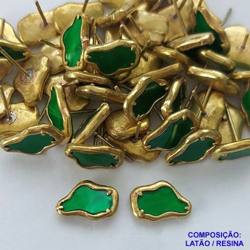 BRINCO NO BRUTO PRONTO PARA O BANHO(CX103) - BRINCO DE PINO TIPO VAN CLEEFF FORMATO NUVEM VERDE  8MM - PESO: 1,8GR - COMPOSIÇÃO LATÃO E RESINA - BRU14016