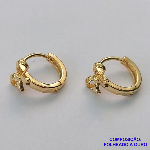 BRINCO FOLHEADO A OURO - BANHADO COM 5 MILÉSIMOS + VERNIZ DIAMOND - (BA798ZD) BRINCO ARGOLA DE PRESSÃO LACINHO 9MM OURO124