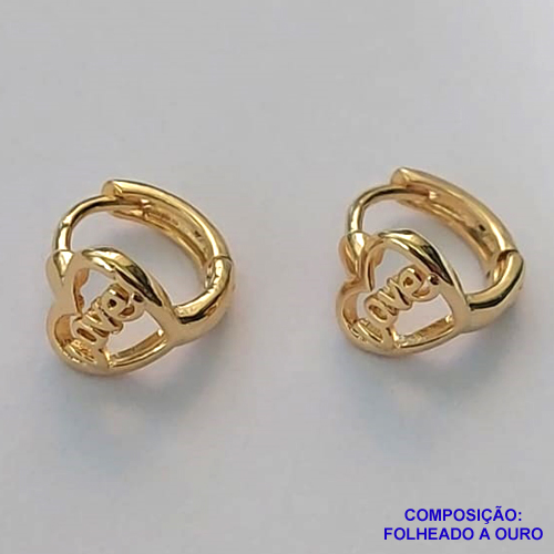 BRINCO FOLHEADO A OURO - BANHADO COM 5 MILÉSIMOS + VERNIZ DIAMOND - (BA820ZD) BRINCO ARGOLA DE PRESSÃO CORAÇÃO LOVE 8MM OURO125