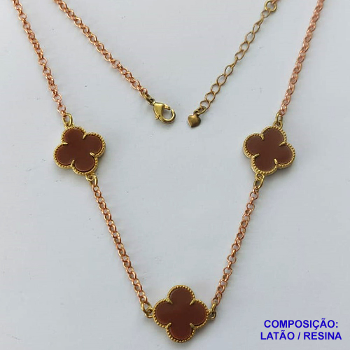 SHOCKER  NO BRUTO PRONTO PARA O BANHO - CORRENTE 40CM + EXTENSOR COM PINGENTES TIPO VAN CLEEF MARROM 15MM - PESO TOTAL 6,4GR - COMPOSIÇÃO: LATÃO / RESINA - BRU14030