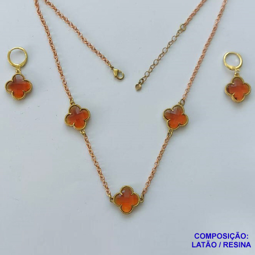 CONJUNTO NO BRUTO PRONTO PARA O BANHO - CORRENTE 40CM E BRINCOS COM PINGENTES TIPO VAN CLEEF VIDRO MARROM 15MM - PESO TOTAL 10GR - COMPOSIÇÃO: LATÃO / VIDRO - BRU14036