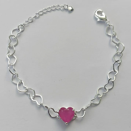 PULSEIRA FOLHEADA A PRATA COM 50 MILÉSIMOS + VERNIZ DIAMOND - CORRENTE CORAÇÃO 17CM + EXTENSOR E FECHO LAGOSTA - PINGENTE EM ZIRCÔNIA CORAÇÃO ROSA 9MM - PRA155
