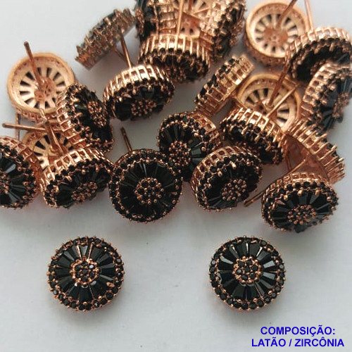 BRINCO NO BRUTO PRONTO PARA O BANHO(CX106) - BRINCO DE PINO REDONDO CRAVEJADO EM ZIRCÔNIAS NEGRAS 11MM -  PESO 2,5GR - COMPOSIÇÃO: LATÃO / ZIRCÔNIA - BRU14104