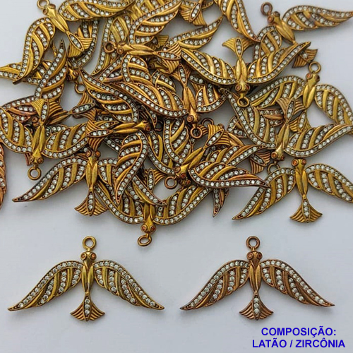 PINGENTE NO BRUTO PRONTO PARA O BANHO(CX107) - PINGENTE CRAVEJADO EM MICROS ZIRCÔNIAS - PESO 2,4GR - COMPOSIÇÃO: LATÃO / ZIRCÔNIA - BRU14182