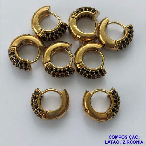 BRINCO NO BRUTO PRONTO PARA O BANHO(CX108) - BRINCO ARGOLA CRAVEJADO EM MICROS ZIRCÔNIAS PRETAS 14MM - PESO TOTAL 4,3GR - BRU14204