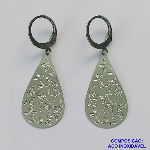 BRINCO EM AÇO INOXIDÁVEL(CX109) - BRINCO ARGOLINHA DE PRESSÃO COM PINGENTE GOTA DESENHADA 20X9MM - COMPOSIÇÃO: AÇO INOXIDÁVEL - AÇO1844