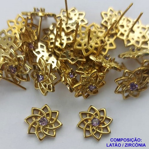 BRINCO NO BRUTO PRONTO PARA O BANHO (CX109)(BX001233C022) - BRINCO DE PINO FLOR COM ZIRCÔNIA LILÁS - TAMANHO 12MM - PESO TOTAL DO PAR 1.8GR - BRU104209