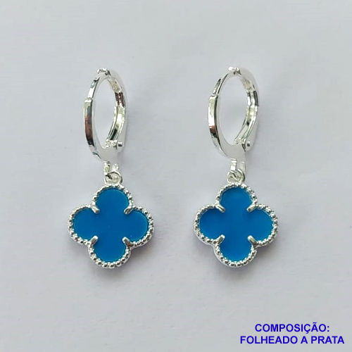 BRINCO FOLHEADO A PRATA COM 50 MILÉSIMOS + VERNIZ DIAMOND - BRINCO ARGOLINHA DE PRESSÃO (TRANQUETA) TIPO VAN CLEEF AZUL 10MM PRA199