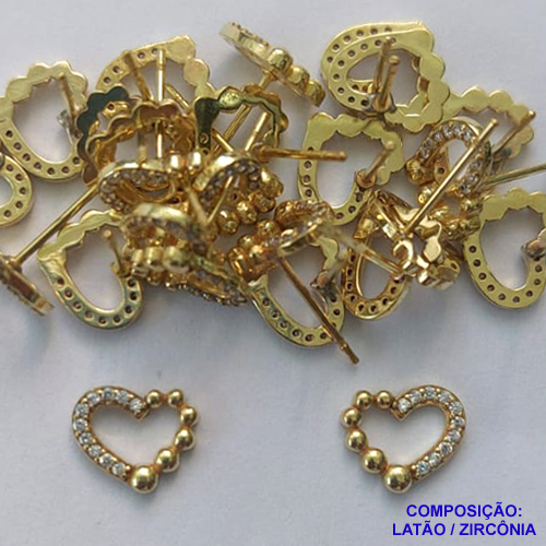 BRINCO NO BRUTO PRONTO PARA O BANHO (BX000522W) - (CX.113)  BRINCO DE PINO CORAÇÃO COM MICROS ZIRCÔNIAS - TAMANHO 7MM - PESO TOTAL DO PAR 1,1GR - BRU14443