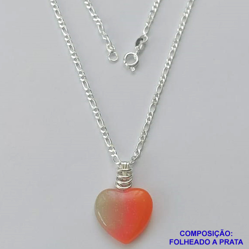 GARGANTILHA FOLHEADA A PRATA COM 50 MILÉSIMOS + VERNIZ DIAMOND(CX113) - GARGANTILHA COM CORRENTE 3X1 45CM E PINGENTE CORAÇÃO EM PEDRA NATURAL 19MM - (SERÁ ENVIADA A COR DISPONÍVEL EM ESTOQUE) PRA220