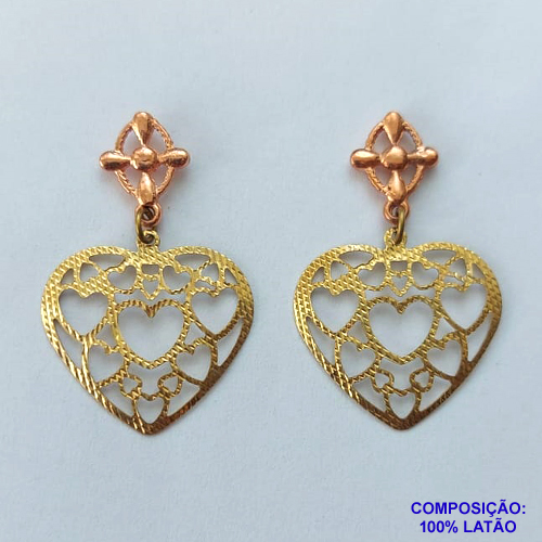 BRINCO NO BRUTO PRONTO PARA O BANHO -(CX.46)  BRINCO DE PINO COM CORAÇÃO DETALHES VAZADOS 21MM - PESO TOTAL 2,4GR - BRU14567