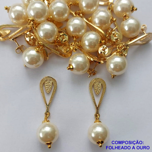 BRINCO FOLHEADO A OURO - BANHADO COM 5 MILÉSIMOS + VERNIZ DIAMOND - BRINCO DE PINO COM BASE VAZADA E PÉROLA 11MM - OURO282
