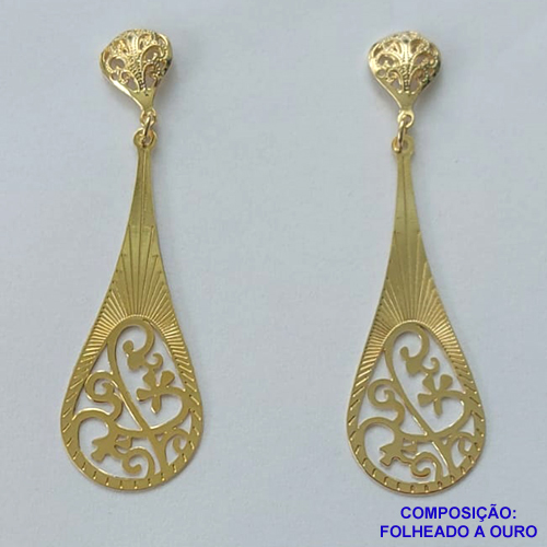BRINCO FOLHEADO A OURO - BANHADO COM 5 MILÉSIMOS + VERNIZ DIAMOND - BRINCO DE PINO GOTA COM DETALHES VAZADOS 45MM - OURO285