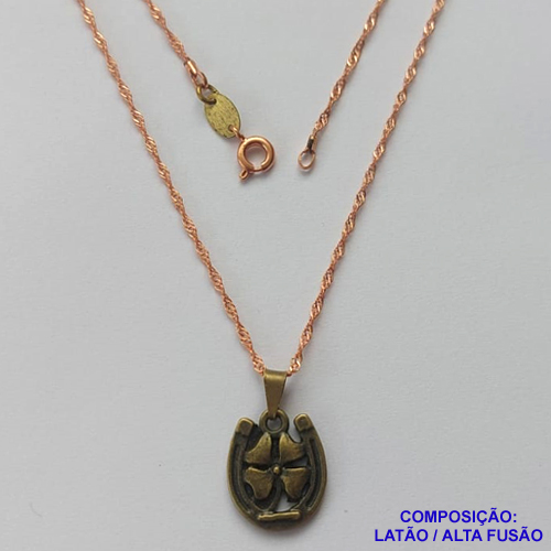 GARGANTILHA NO BRUTO PRONTA PARA BANHO - (CX.117)  GARGANTILHA COM CORRENTE SINGAPURA 45CM E PINGENTE EM ALTA FUSÃO FERRADURA COM TREVO 17MM - PESO 3,1GR - COMPOSIÇÃO: LATÃO / ALTA FUSÃO - BRU14607