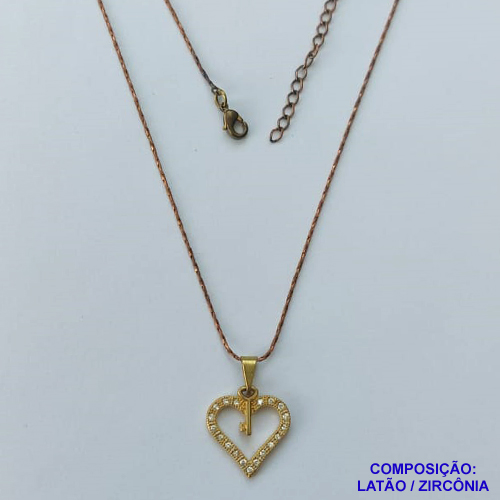 GARGANTILHA NO BRUTO PRONTA PARA O BANHO - (CX.44)  GARGANTILHA COM CORRENTE 45CM + EXTENSOR E PINGENTE CORAÇÃO COM CHAVE VAZADO CRAVEJADO EM MICROS ZIRCÔNIAS 16MM - PESO TOTAL 2.9GR - BRU14641