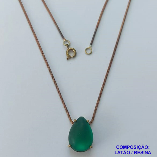 GARGANTILHA NO BRUTO PRONTA PARA O BANHO - (CX117)  GARGANTILHA COM CORRENTE RABO DE RATO 45CM E PINGENTE EM RESINA VERDE 12X18MM - PESO TOTAL 5,4GR - BRU14646