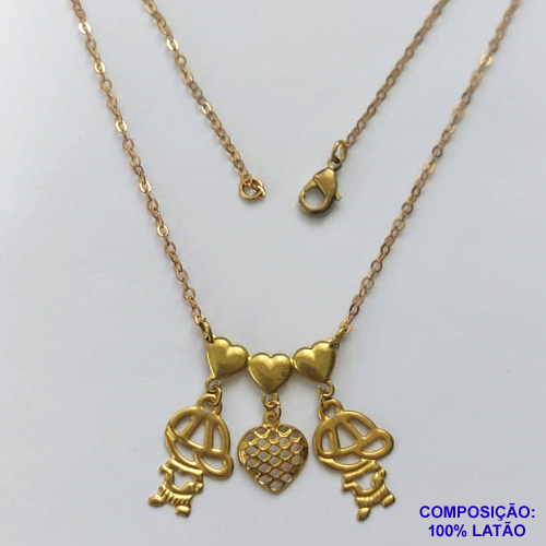 GARGANTILHA NO BRUTO PRONTA PARA O BANHO - (CX.19)  GARGANTILHA COM CORRENTE CADEADO 50CM E PINGENTE CANGA COM DOIS MENINOS E UM CORAÇÃO 23X30MM - PESO TOTAL 4,5GR - BRU14665