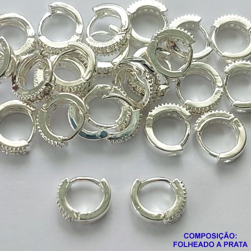 BRINCO FOLHEADA A PRATA COM 50 MILÉSIMOS + VERNIZ DIAMOND - BRINCO ARGOLA COM 1 FILEIRA DE MICRO ZIRCÔNIAS 6MM PRA325
