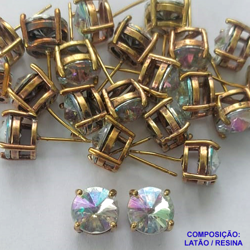 BRINCO NO BRUTO PRONTO PARA O BANHO - BRINCOS DE PINO COM BASE EM ALTA FUSÃO E PEDRA EM RESINA CRISTAL 10X10MM - PESO TOTAL 2,5GR - BRU14709