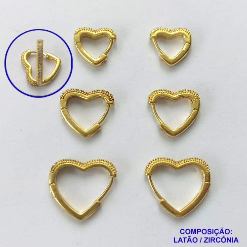 BRINCO NO BRUTO PRONTO PARA O BANHO LATÃO - (CX.117)  TRIO DE BRINCO FORMATO CORAÇÃO COM 3 PARES CRAVEJADOS COM MICROS ZIRCÔNIAS - TAMANHOS: 11/14/17MM - PESO TOTAL 6,4GR - BRU14794