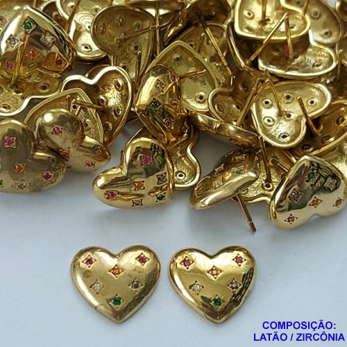 BRINCO NO BRUTO PRONTO PARA O BANHO -  (CX.123) BRINCO DE PINO CORAÇÃO CRAVEJADO EM MICROS EM ZIRCÔNIAS COLORIDAS (BX000549 MIX) - COMPOSIÇÃO: LATÃO / ZIRCÔNIA  - TAMANHO 12X14MM - PESO TOTAL 3,2GR - BRU14876