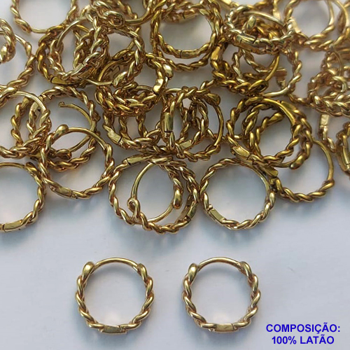 BRINCO NO BRUTO PRONTO PARA O BANHO(CX121) - BRINCO DE ARGOLA ESTILO CORRENTE (BX000218 TAM14) - COMPOSIÇÃO: 100% LATÃO - TAMANHO 14MM - PESO TOTAL 2,3GR - BRU14880