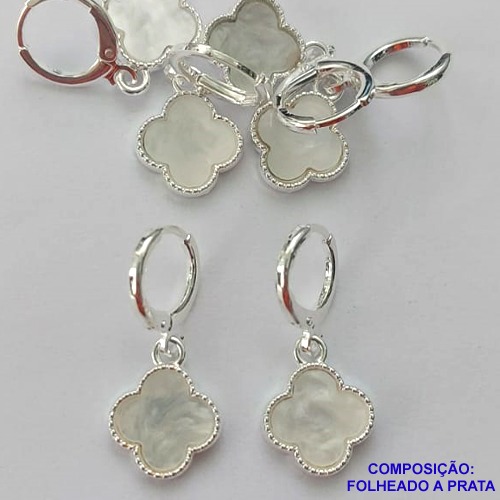 BRINCO FOLHEADO A PRATA COM 50 MILÉSIMOS + VERNIZ DIAMOND - BRINCO ARGOLINHA DE PRESSÃO (TRANQUETA)  VAN CLEEF MADRÉ PÉROLA RESINA 10MM PRA389