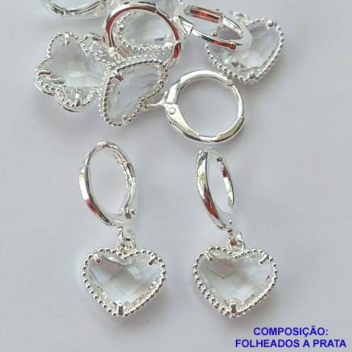 BRINCO FOLHEADO A PRATA COM 50 MILÉSIMOS + VERNIZ DIAMOND - BRINCO ARGOLINHA DE PRESSÃO (TRANQUETA)  VAN CLEEF CORAÇÃO VIDRO BRANCA 10MM PRA391