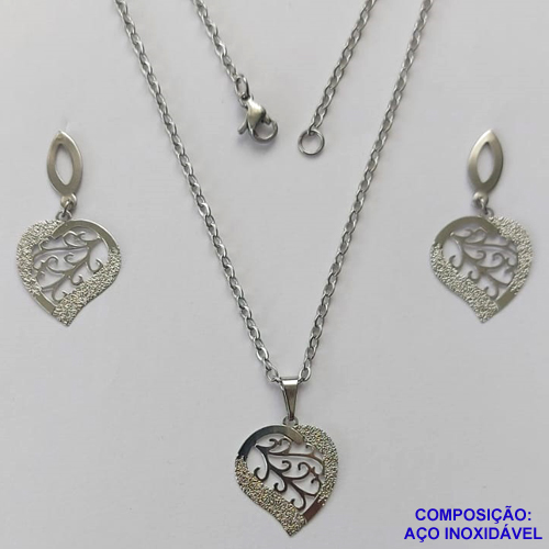 CONJUNTO EM AÇO INOXIDÁVEL - CORRENTE 50CM (AÇO03) (CX.120)  BRINCO DE PINO COM BASE VAZADA E PINGENTE CORAÇÕES DETALHES VAZADOS 19MM - COMPOSIÇÃO: AÇO INOXIDÁVEL - AÇO2004