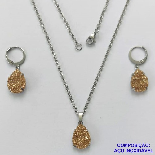 CONJUNTO EM AÇO INOXIDÁVEL -  (CX.60)  CONJUNTO CORRENTE (03) 50CM E BRINCO ARGOLINHA DE PRESSÃO COM PINGENTE DRUSA DOURADA 10X14- COMPOSIÇÃO: AÇO INOXIDÁVEL - AÇO2018