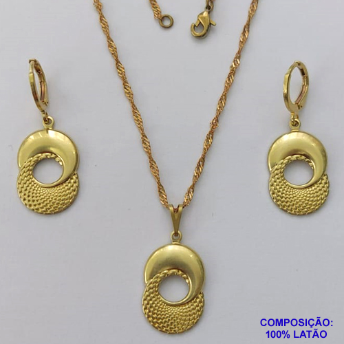 CONJUNTO NO BRUTO PRONTO PARA O BANHO - (cx.127)  CONJUNTO COM CORRENTE SINGAPURA 45CM (5749) BRINCOS ARGOLINHA DE PRESSÃO E PINGENTE REDONDO VAZADO 20MM - PESO: 7,9GR - COMPOSIÇÃO: 100% LATÃO - BRU15006