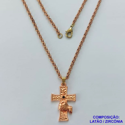 GARGANTILHA NO BRUTO PRONTA PARA O BANHO (7155) (CX.127)  GARGANTILHA COM CORRENTE ELO PORTUGUÊS 60CM E PINGENTE CRUCIFIXO COM ZIRCÔNIA NEGRA 21X32MM - PESO TOTAL 12,6GR - COMPOSIÇÃO: LATÃO / ZIRCÔNIA - BRU15028