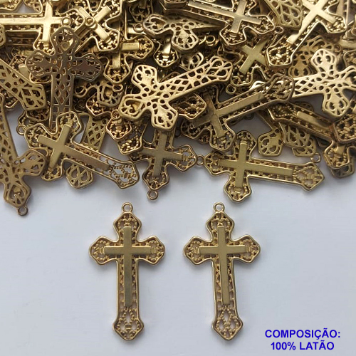 ACESSÓRIO NO BRUTO PRONTO PARA O BANHO -  (CX.130)  PINGENTE CRUCIFIXO DETALHES VAZADOS 17X30MM - (PEÇA VENDIDA POR UNIDADE) - BRU0003044